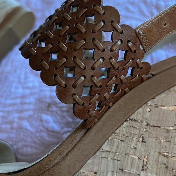 NEW! Antonio Melani Leather wedges - Picture 6 of 7